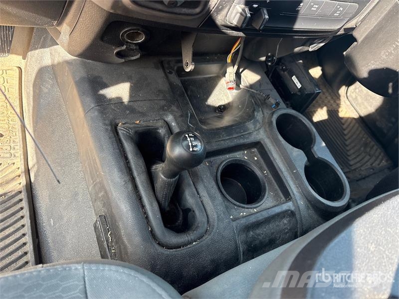 RAM 3500 4x4 Crew Cab Utility Truck Пікапи / Бічне розвантаження