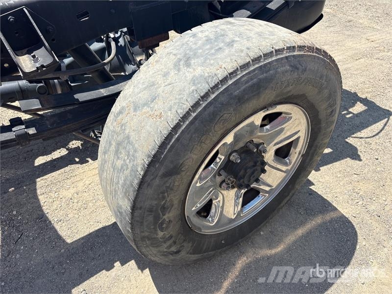 RAM 3500 4x4 Crew Cab Cab and Chassis Cabine si interior