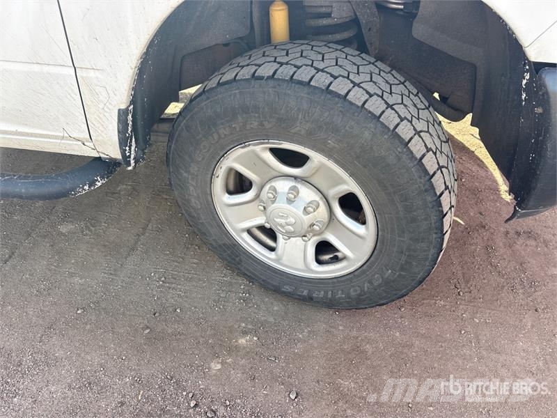RAM 3500 4x4 Crew Cab Utility Truck Пікапи / Бічне розвантаження