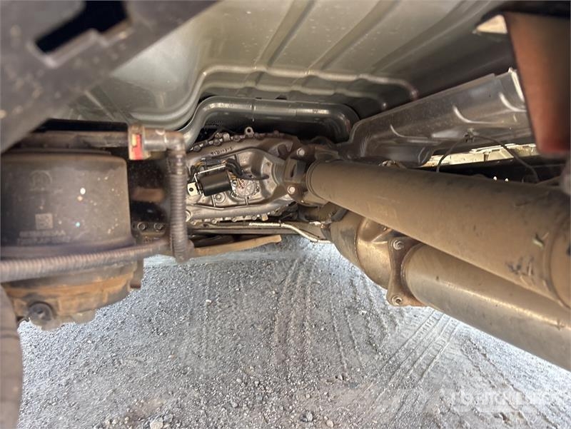 RAM 3500 4x4 Crew Cab Cab and Chassis Cabine si interior