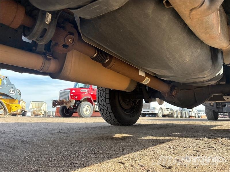 RAM 3500 4x4 Crew Cab Utility Truck Пікапи / Бічне розвантаження
