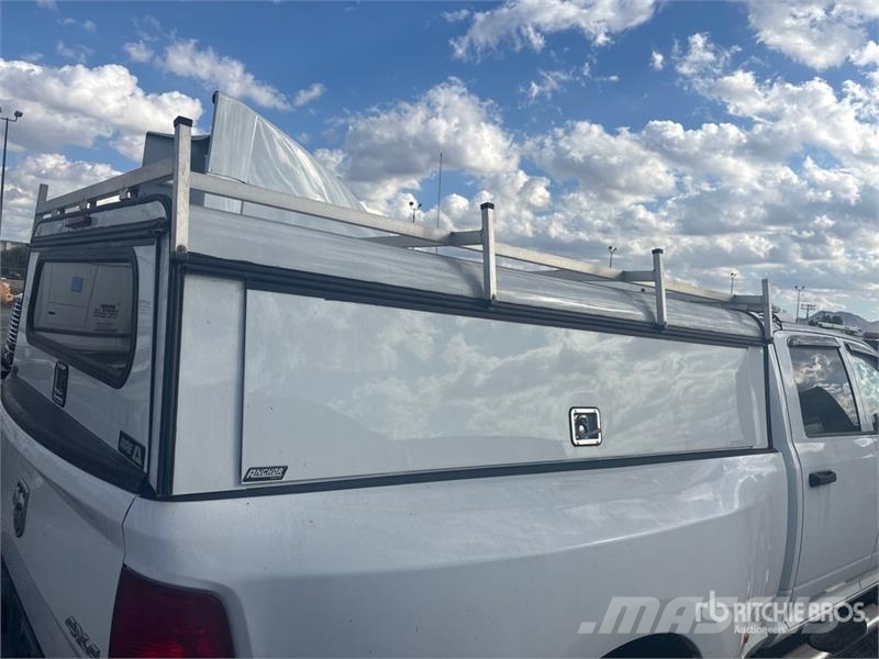 RAM 3500 4x4 Crew Cab Pickup Ostalo