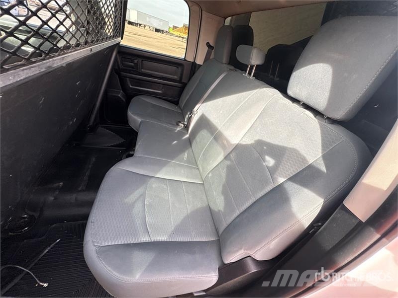 RAM 3500 4x4 Crew Cab Pickup 其他
