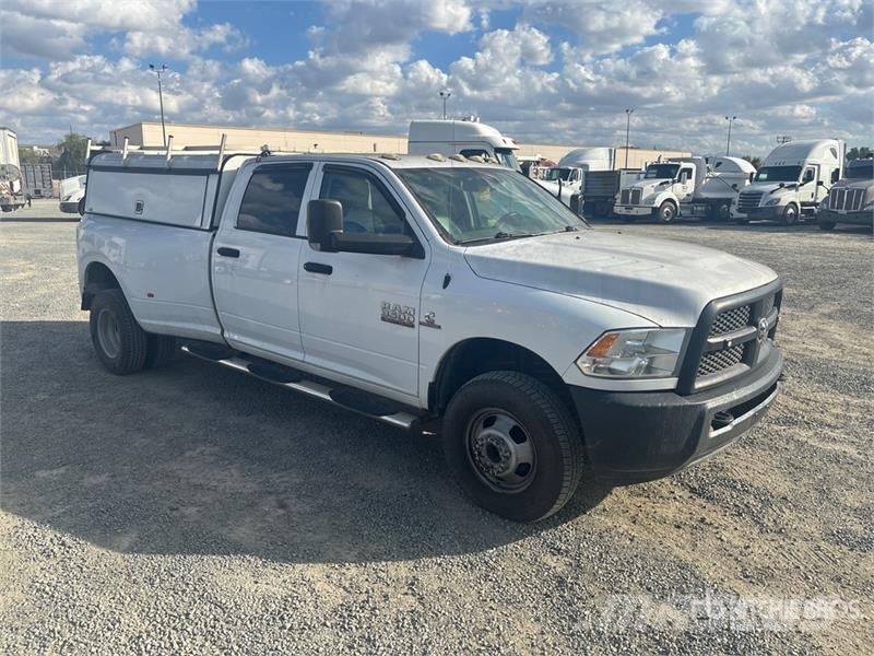 RAM 3500 4x4 Crew Cab Pickup Ostalo