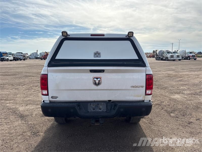 RAM 3500 4x4 Crew Cab Pickup 其他
