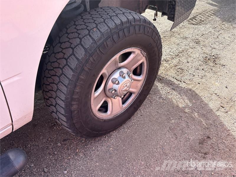 RAM 3500 4x4 Crew Cab Pickup 其他