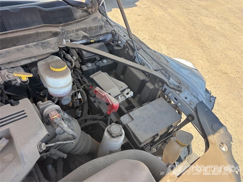 RAM 3500 4x4 Crew Cab Cab and Chassis Cabine si interior