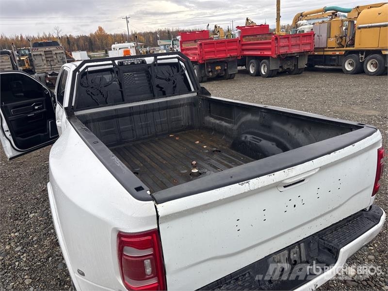 RAM 3500 Laramie 4x4 Crew Cab Pickup أخرى