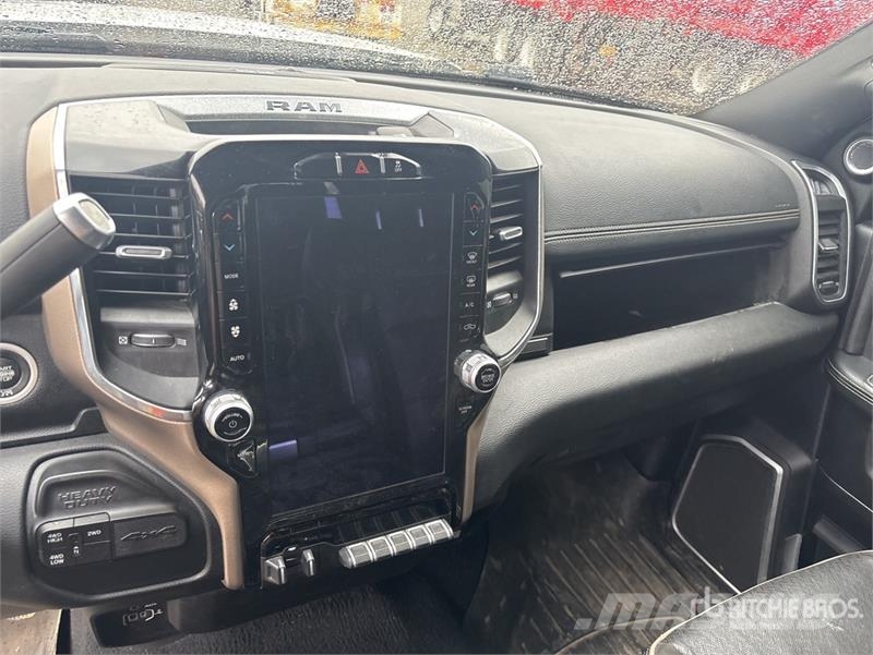 RAM 3500 Laramie 4x4 Crew Cab Pickup أخرى