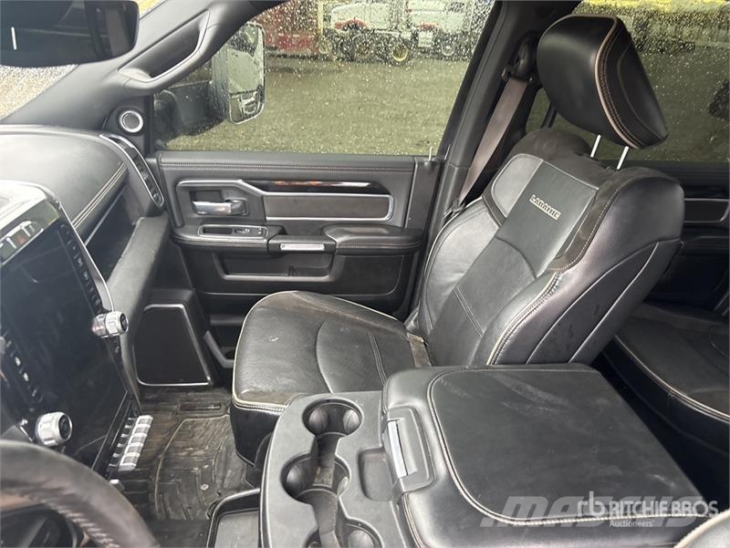 RAM 3500 Laramie 4x4 Crew Cab Pickup أخرى