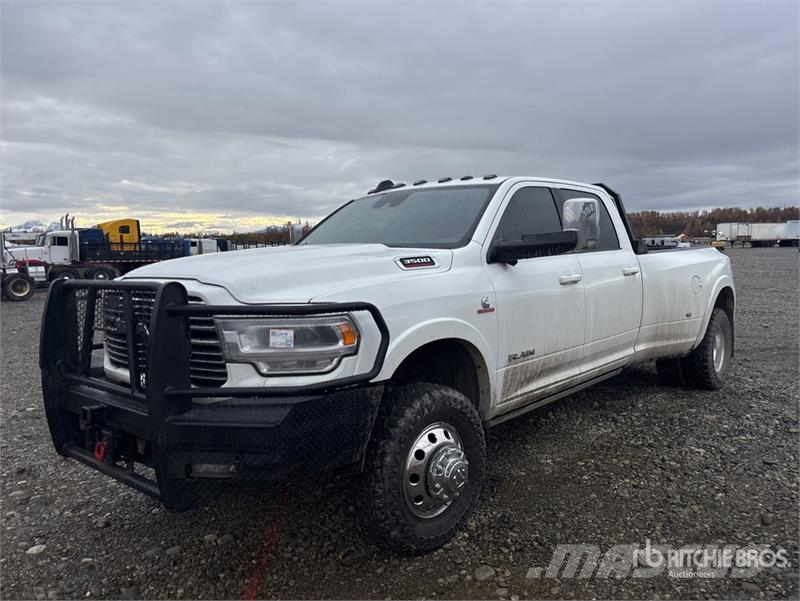 RAM 3500 Laramie 4x4 Crew Cab Pickup أخرى