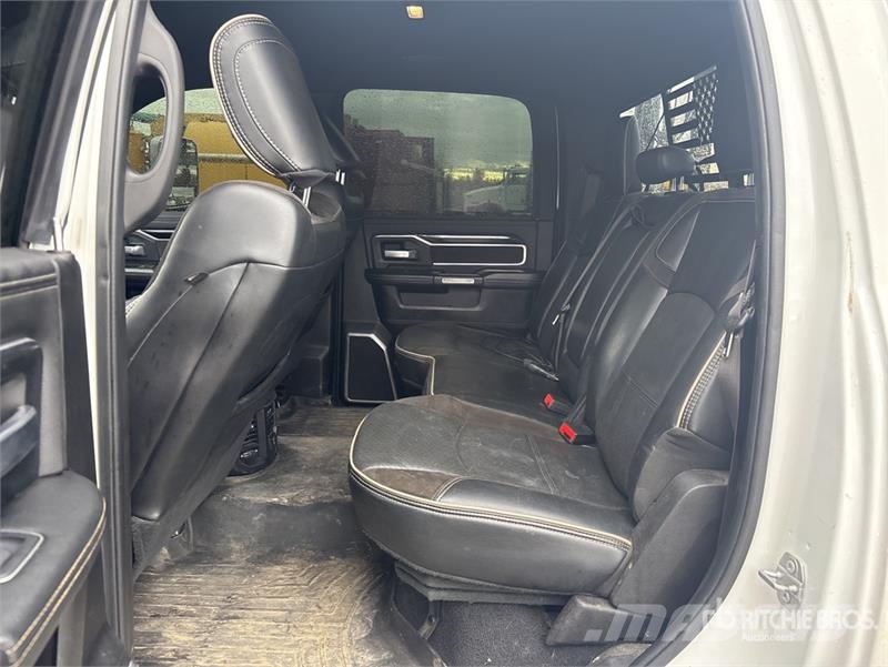 RAM 3500 Laramie 4x4 Crew Cab Pickup أخرى