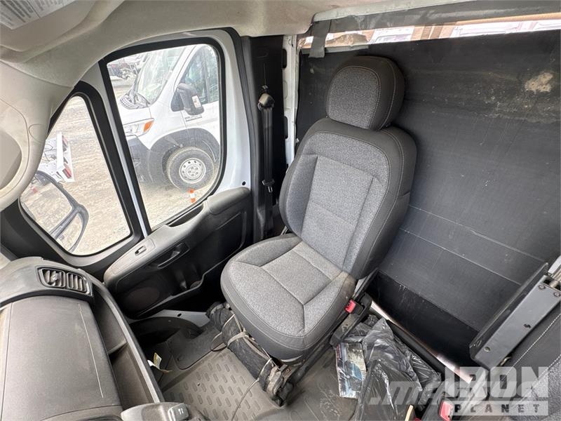 RAM 3500 Promaster Cutaway 4x2 Cab and Chassis (Unused Cabine si interior