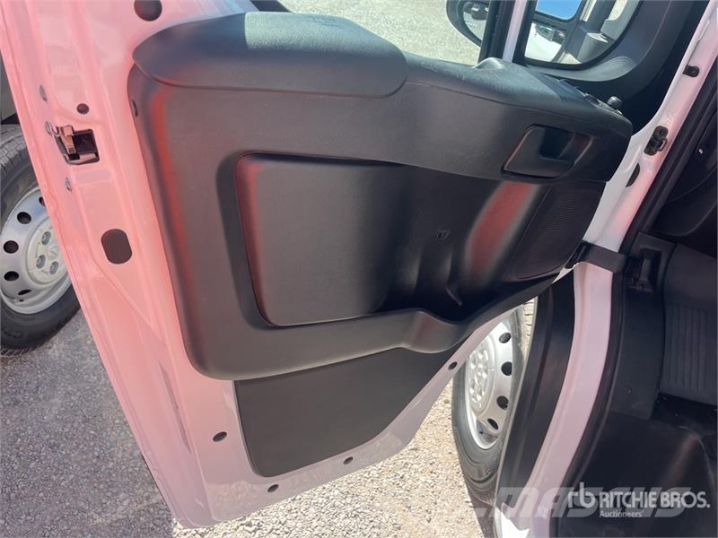 RAM 3500 Promaster Cutaway 4x2 Cab and Chassis Cabine en interieur