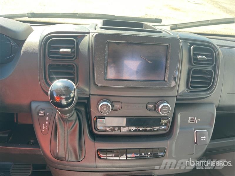 RAM 3500 Promaster Cutaway 4x2 Cab and Chassis (Unused Cabine en interieur