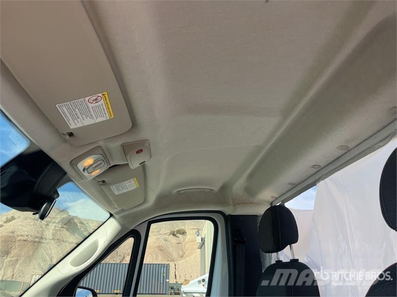 RAM 3500 Promaster Cutaway 4x2 Cab and Chassis (Unused Cabine en interieur