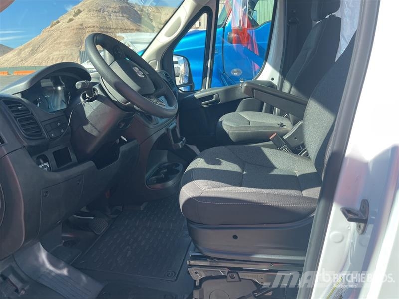 RAM 3500 Promaster Cutaway 4x2 Cab and Chassis (Unused Cabine en interieur