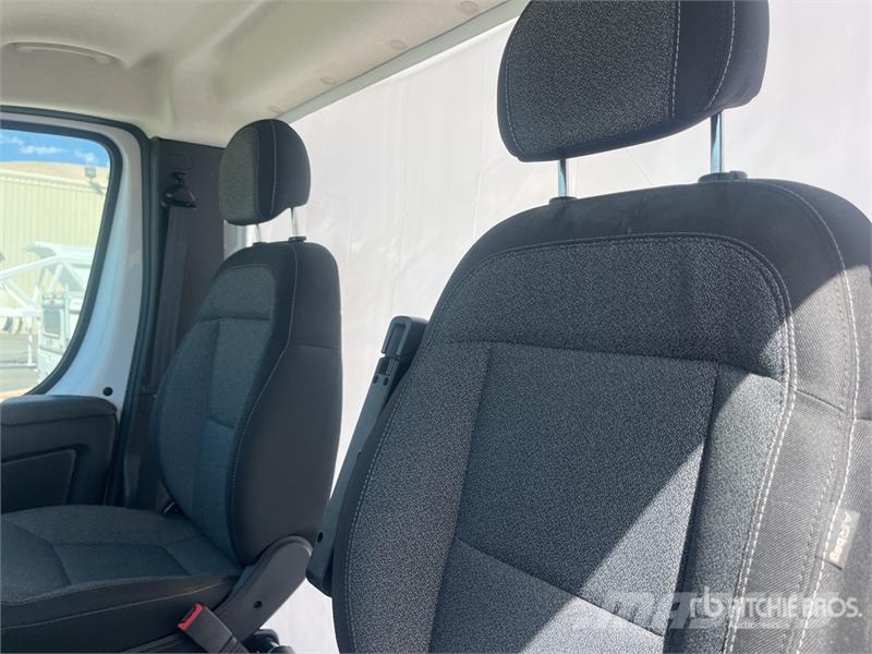 RAM 3500 Promaster Cutaway 4x2 Cab and Chassis Cabine e interni