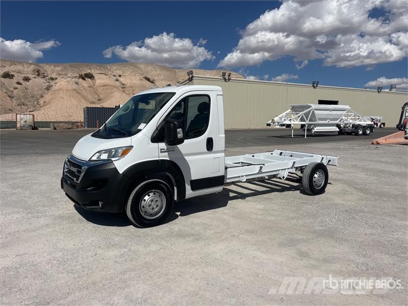 RAM 3500 Promaster Cutaway Road master 4x2 Cab and Cha Cabine e interni