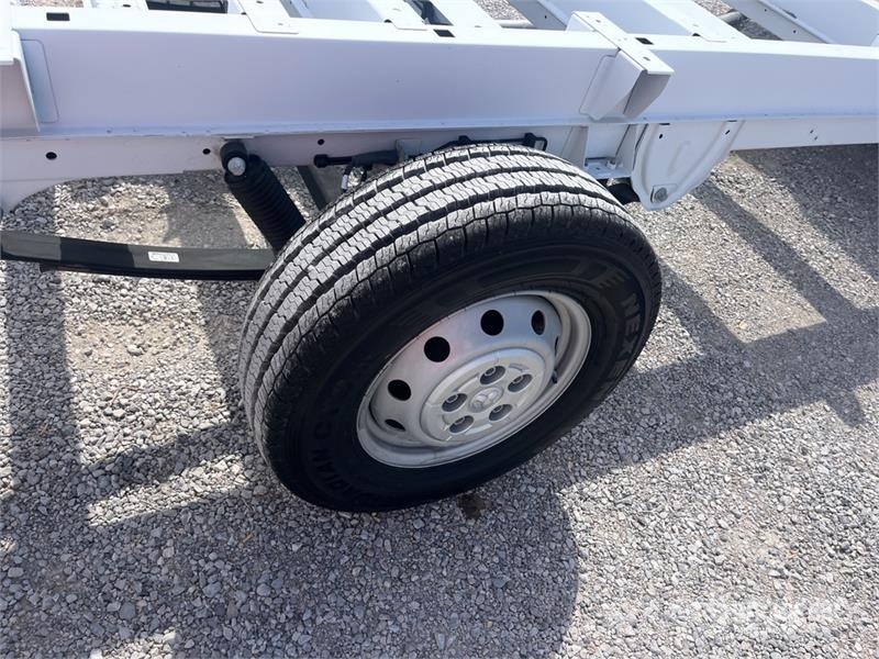 RAM 3500 Promaster Cutaway 4x2 Cab and Chassis Cabine e interni