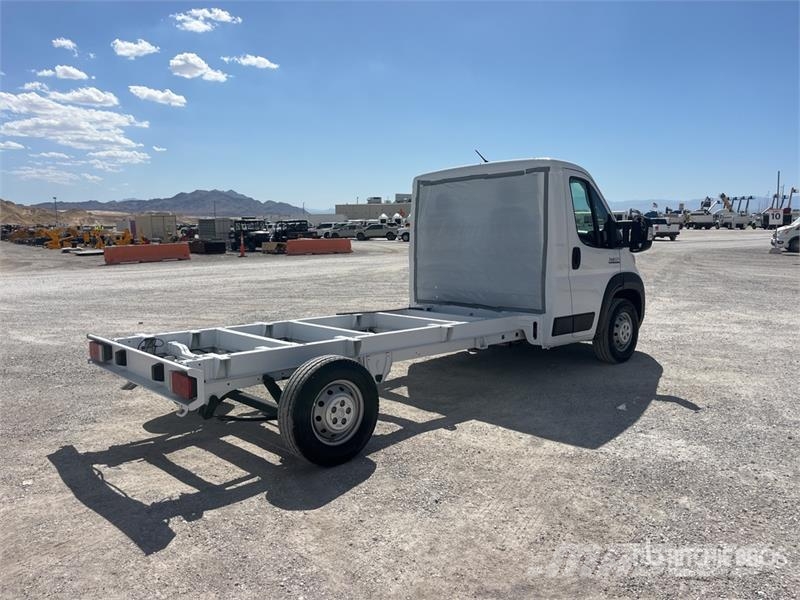 RAM 3500 Promaster Cutaway Road master 4x2 Cab and Cha Cabine e interni