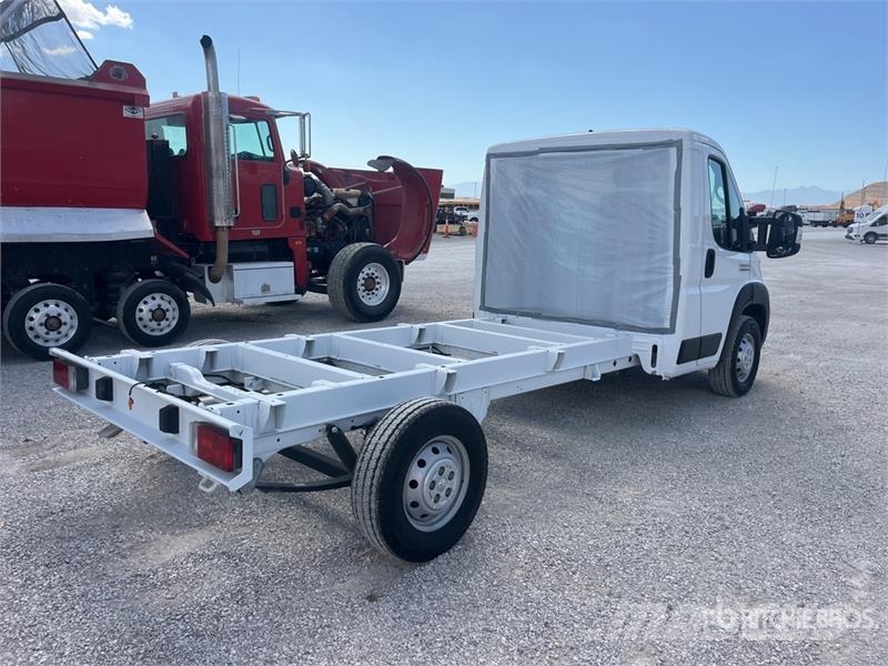 RAM 3500 Promaster Cutaway 4x2 Cab and Chassis Cabine e interni