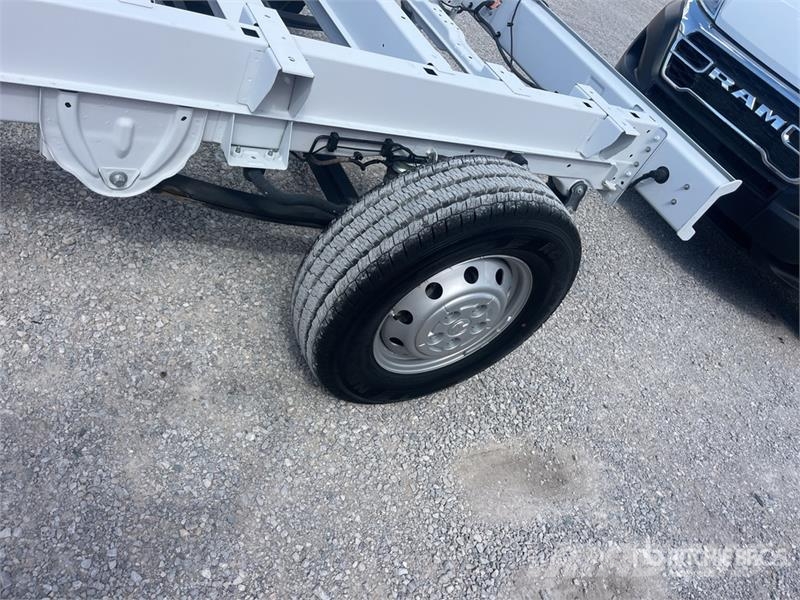 RAM 3500 Promaster Cutaway 4x2 Cab and Chassis Cabine e interni