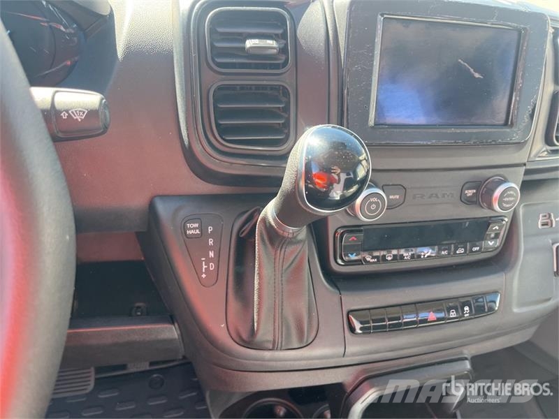RAM 3500 Promaster Cutaway 4x2 Cab and Chassis (Unused Cabine en interieur