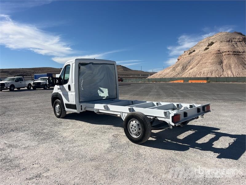 RAM 3500 Promaster Cutaway 4x2 Cab and Chassis (Unused Cabine en interieur