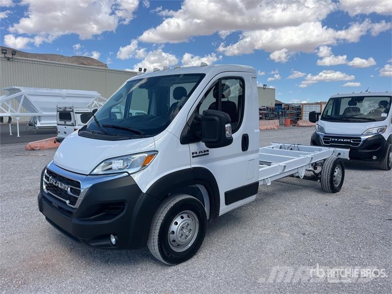 RAM 3500 Promaster Cutaway 4x2 Cab and Chassis Cabine e interni