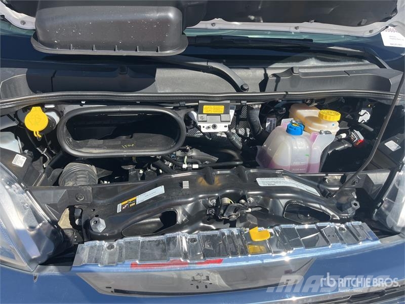 RAM 3500 Promaster Cutaway 4x2 Cab and Chassis (Unused Cabine en interieur