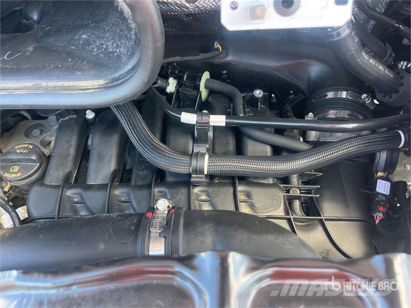 RAM 3500 Promaster Cutaway 4x2 Cab and Chassis Cabine e interni