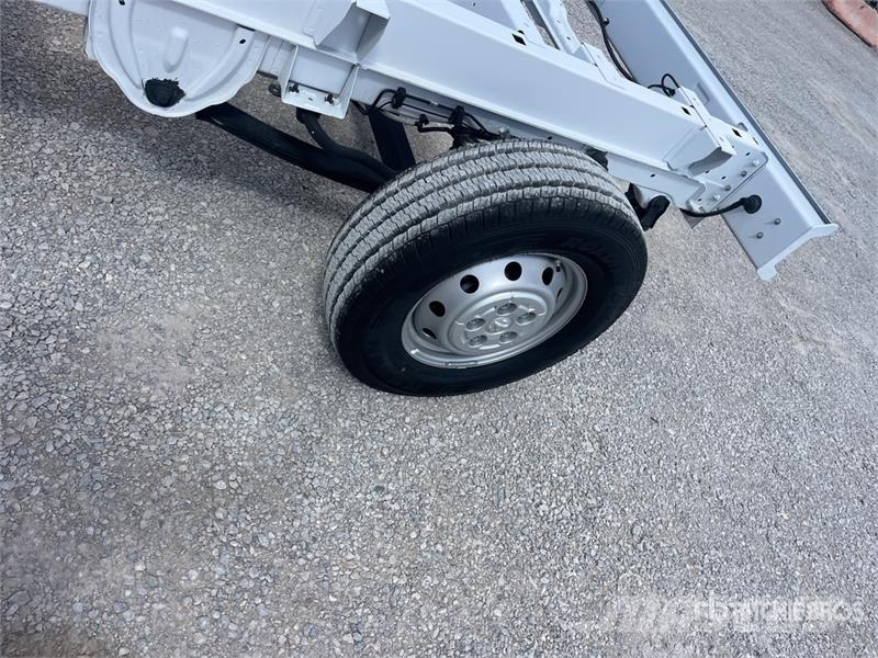 RAM 3500 Promaster Cutaway Road master 4x2 Cab and Cha Cabine e interni