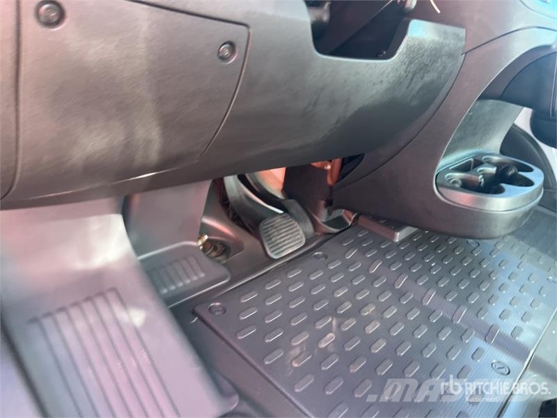 RAM 3500 Promaster Cutaway 4x2 Cab and Chassis (Unused Cabine en interieur