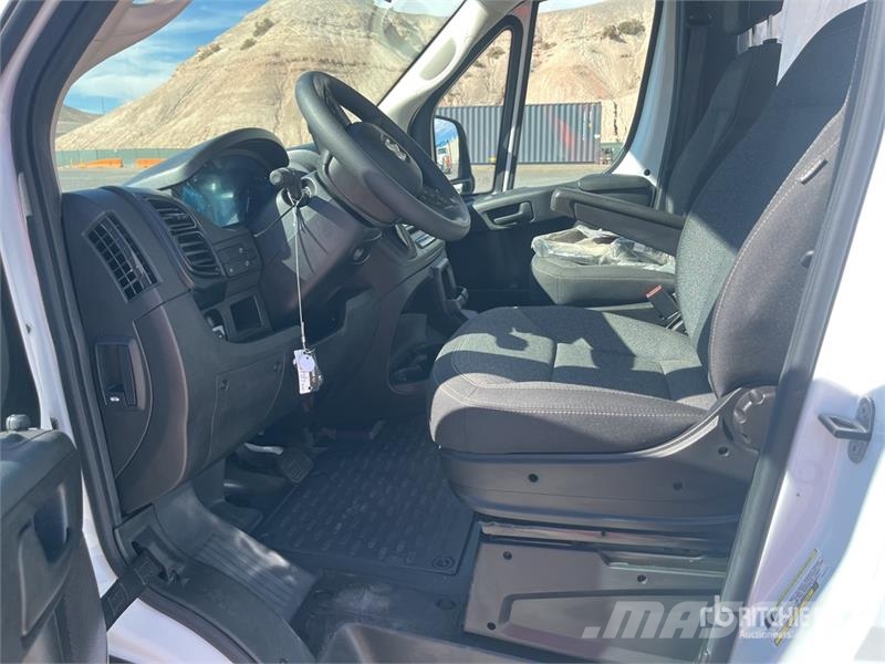 RAM 3500 Promaster Cutaway 4x2 Cab and Chassis (Unused Cabine en interieur