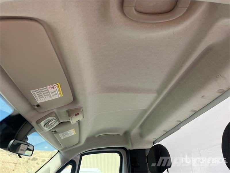 RAM 3500 Promaster Cutaway Road master 4x2 Cab and Cha Cabine e interni