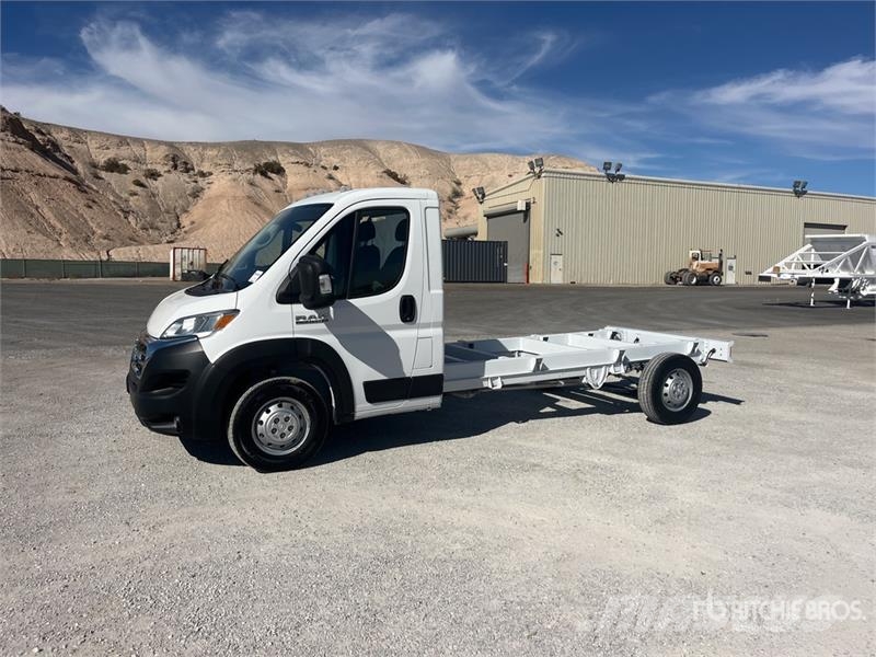 RAM 3500 Promaster Cutaway 4x2 Cab and Chassis (Unused Cabine en interieur