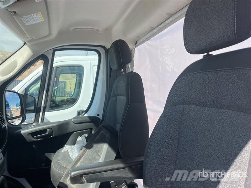 RAM 3500 Promaster Cutaway 4x2 Cab and Chassis Cabine en interieur