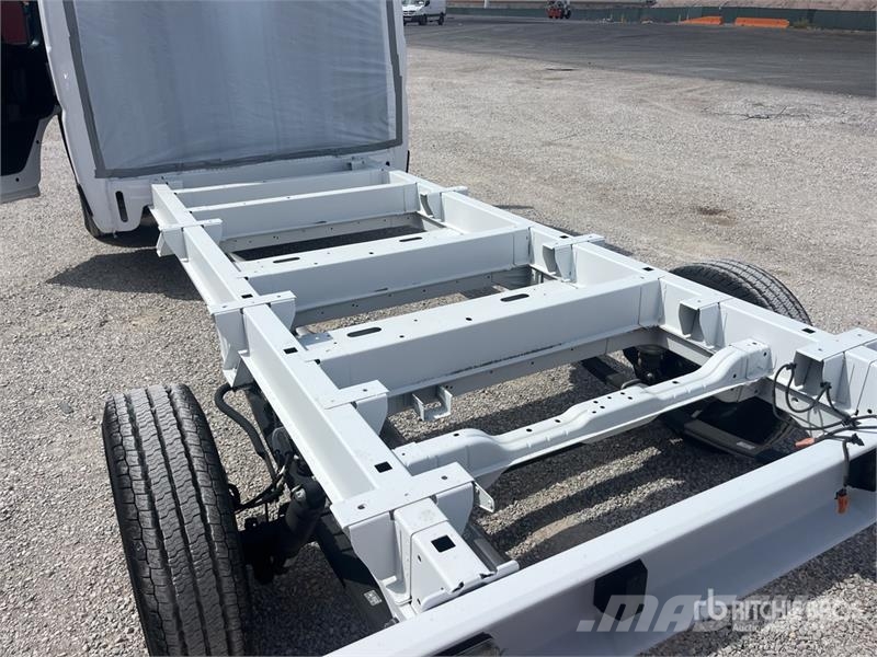 RAM 3500 Promaster Cutaway 4x2 Cab and Chassis Cabine e interni