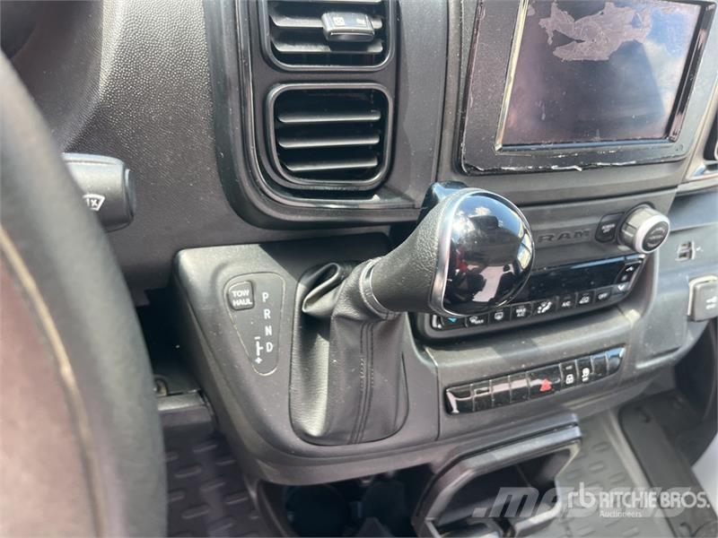 RAM 3500 Promaster Cutaway Road master 4x2 Cab and Cha Cabine e interni