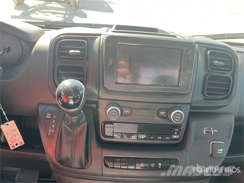 RAM 3500 Promaster Cutaway 4x2 Cab and Chassis (Unused Cabine en interieur