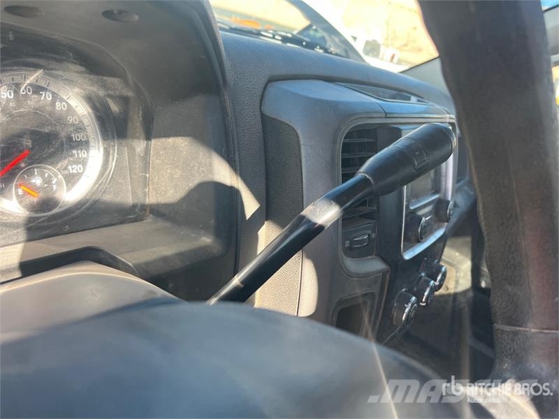 RAM 4500 Vieglais kravas automobilis/izkraušana no sāniem