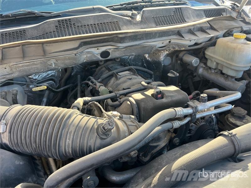 RAM 4500 Vieglais kravas automobilis/izkraušana no sāniem