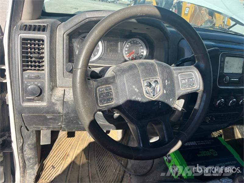 RAM 4500 Vieglais kravas automobilis/izkraušana no sāniem