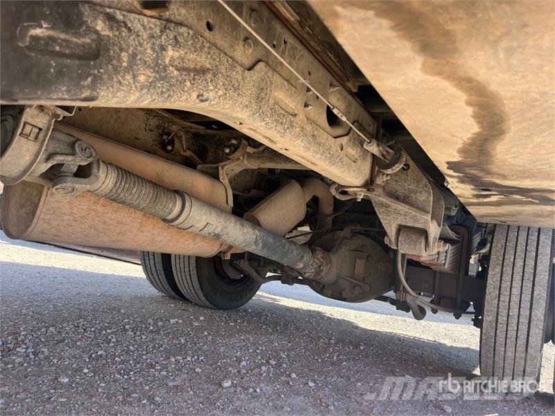 RAM 4500 Vieglais kravas automobilis/izkraušana no sāniem