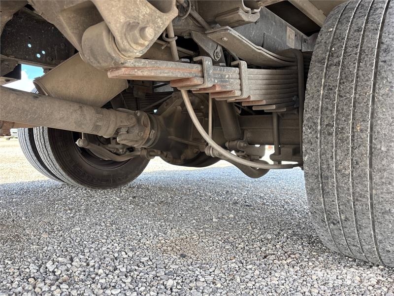 RAM 4500 Caja abierta/laterales abatibles