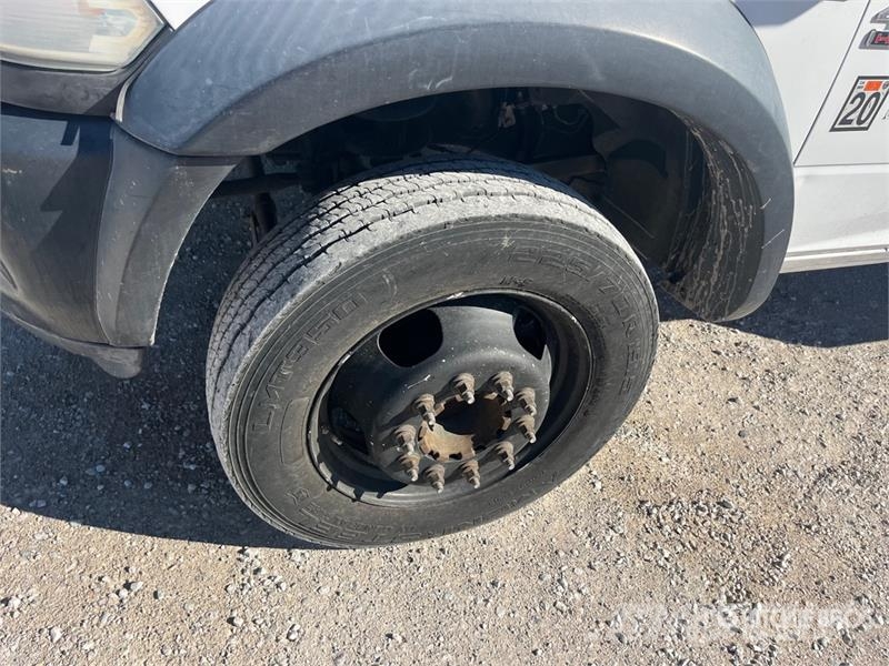 RAM 4500 Vieglais kravas automobilis/izkraušana no sāniem