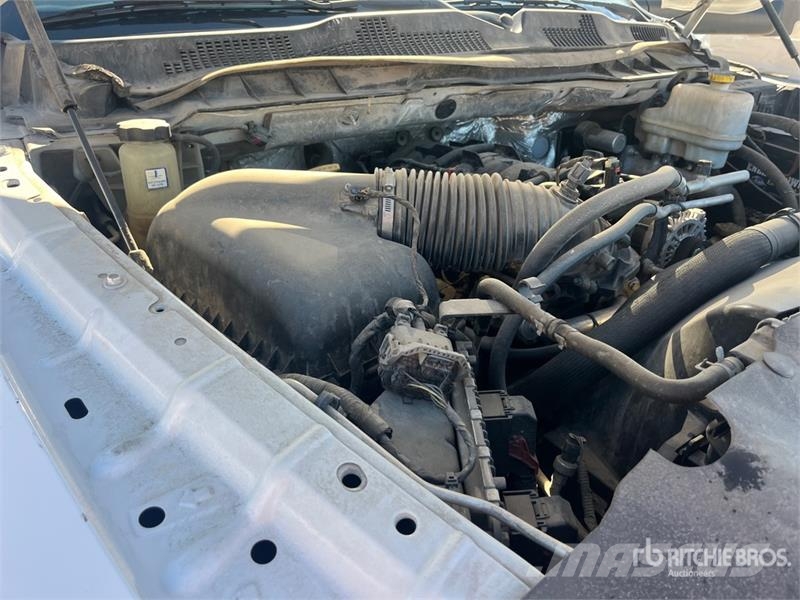 RAM 4500 Vieglais kravas automobilis/izkraušana no sāniem