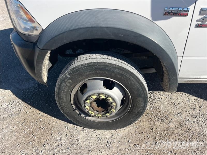 RAM 4500 Vieglais kravas automobilis/izkraušana no sāniem