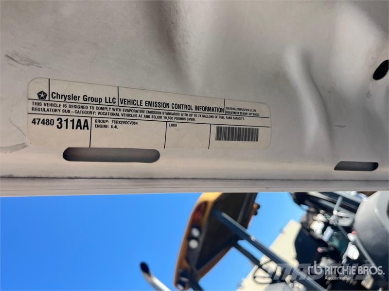 RAM 4500 Vieglais kravas automobilis/izkraušana no sāniem